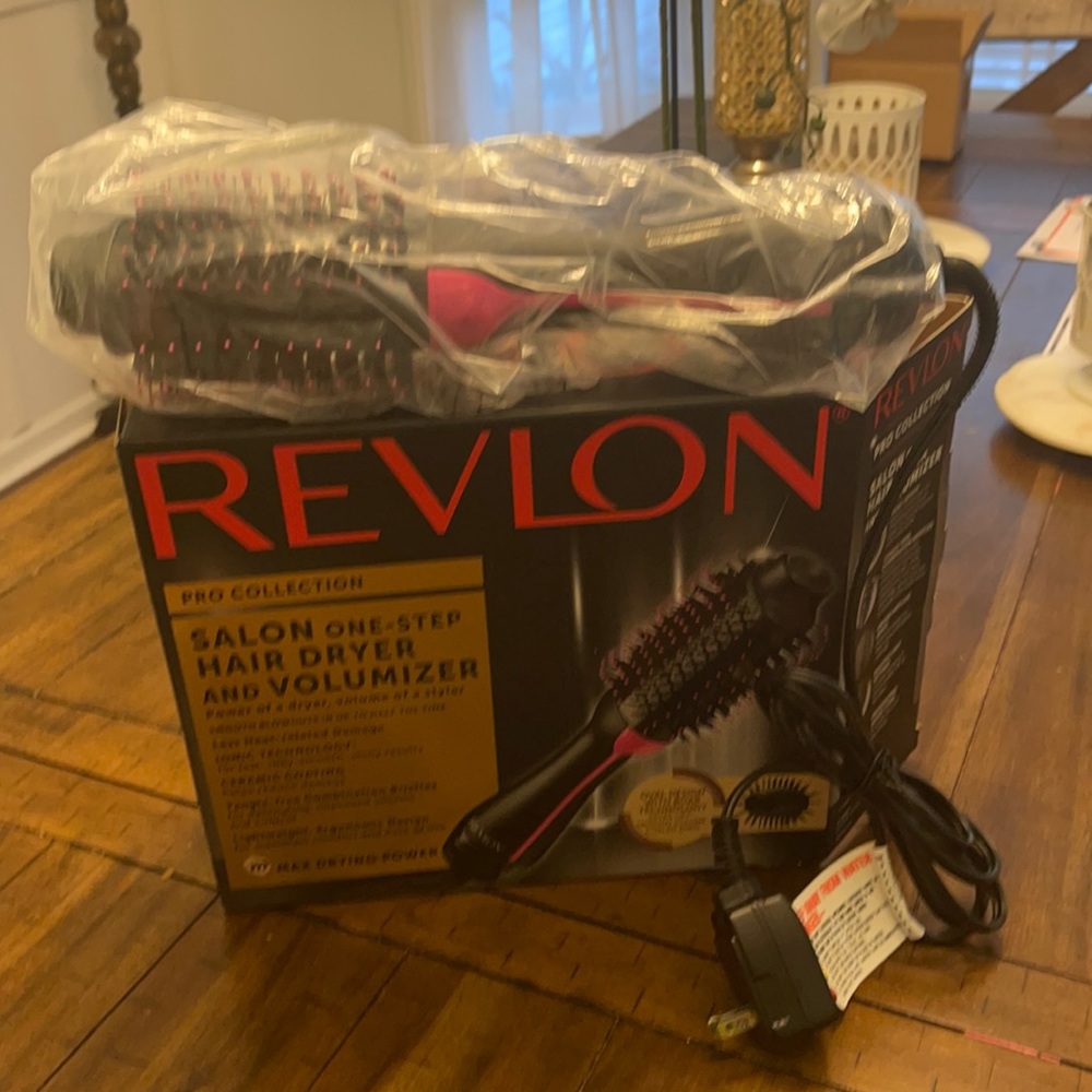 REVION (hair dryer and volumzer )